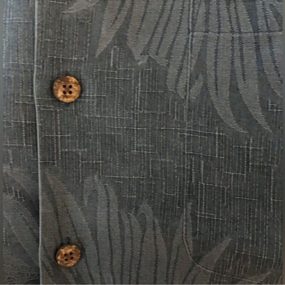 TOMMY BAHAMA Relax 100% Silk Jacquard Camp Shirt - Picture 6 of 8